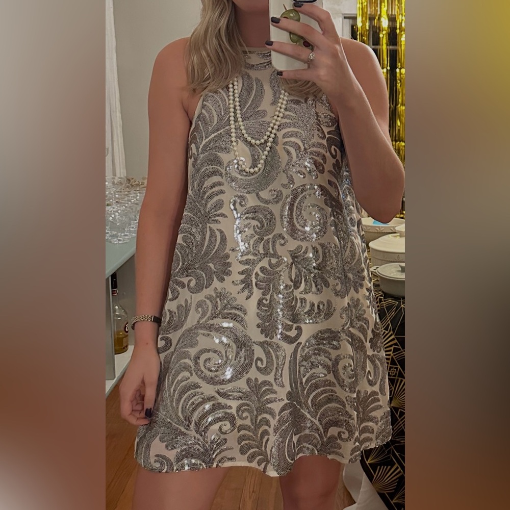 Elegant Halter Dress with Silver and Cream Pattern